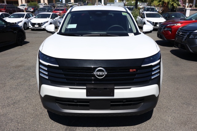 2025 Nissan Kicks SR photo 2