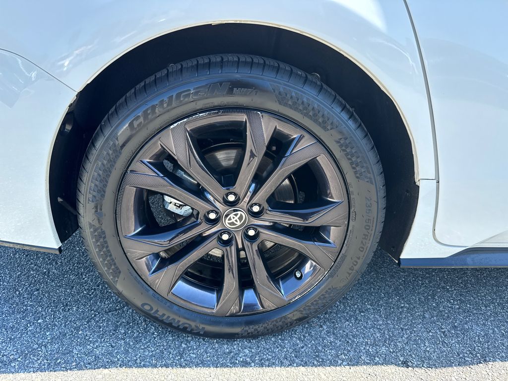2023 Toyota Sienna XSE photo 16