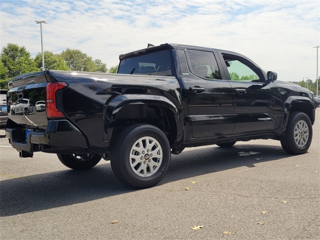 2024 Toyota Tacoma SR5 photo 3
