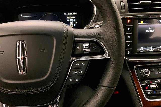 2017 Lincoln Continental Premiere photo 19