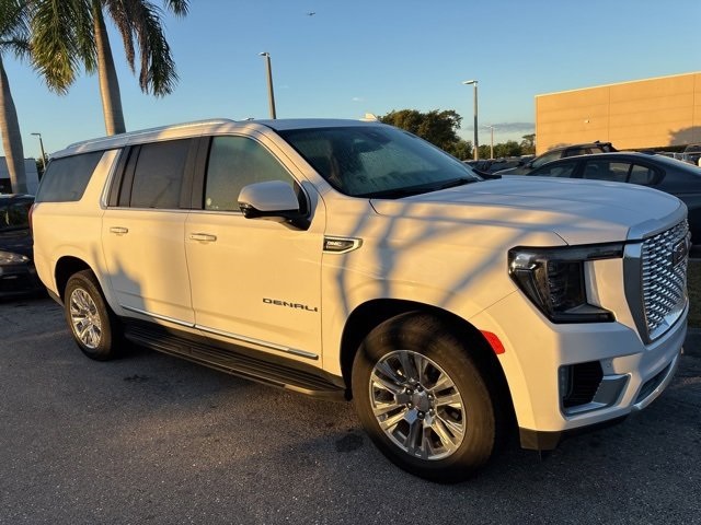 2024 GMC Yukon XL Denali's photo