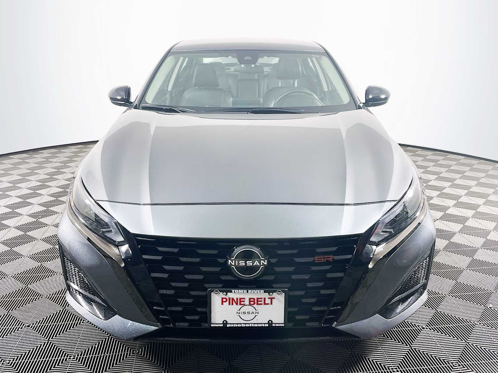 2023 Nissan Altima 2.5 SR photo 2