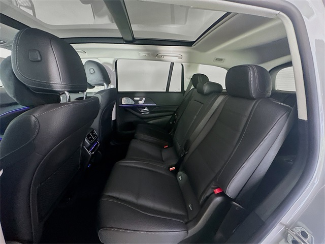 2026 Mercedes Benz GLS 450 4MATIC photo 21