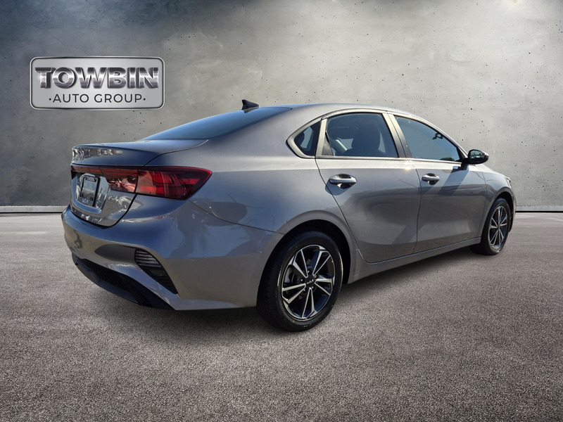 2023 Kia Forte LXS photo 4