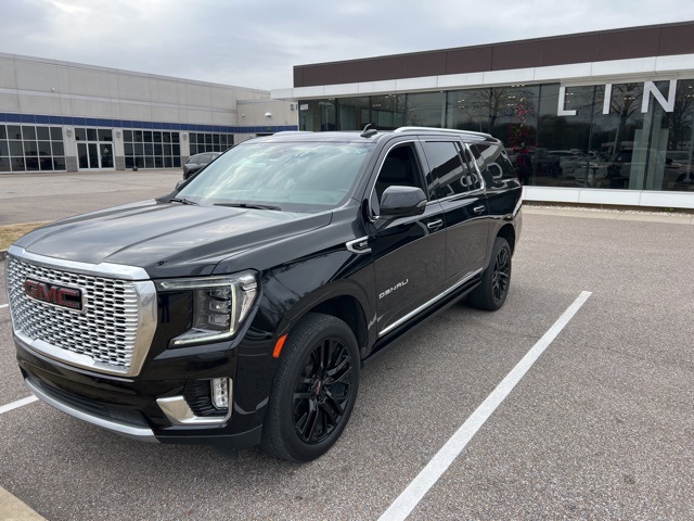 2021 GMC Yukon XL Denali's photo