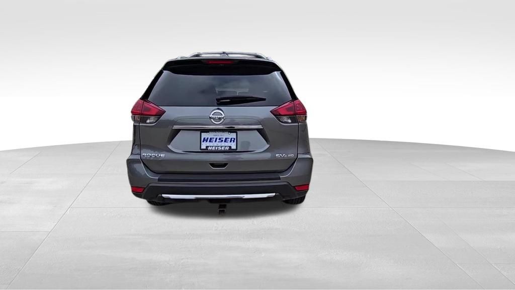 2018 Nissan Rogue SV photo 3