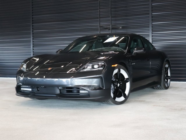 2025 Porsche Taycan 