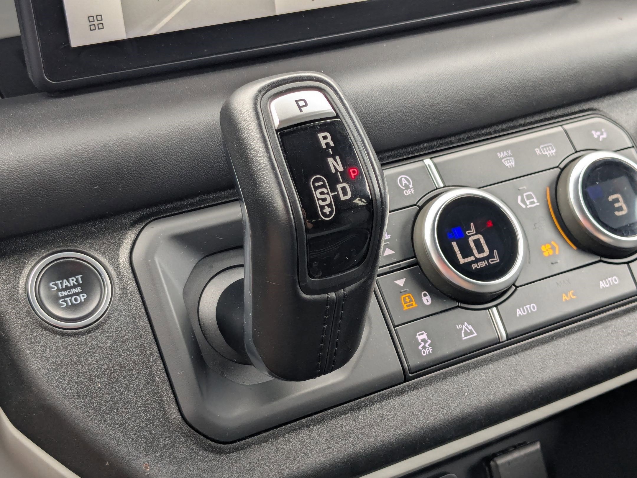 2022 Land Rover Defender X-Dynamic HSE photo 12