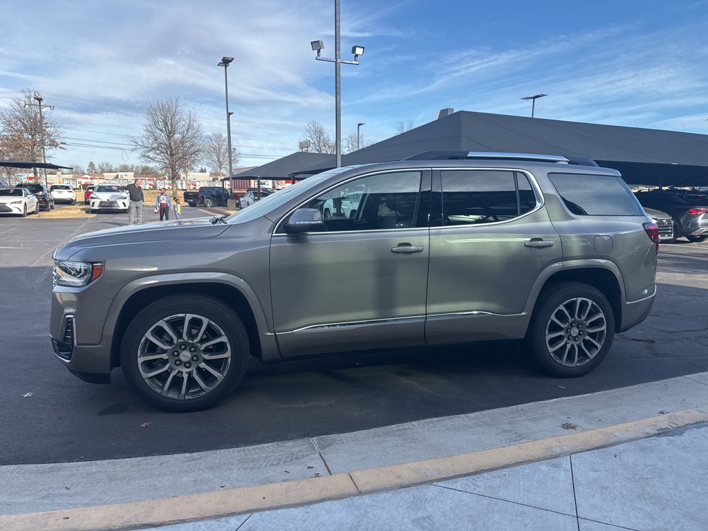 2023 GMC Acadia Denali's photo