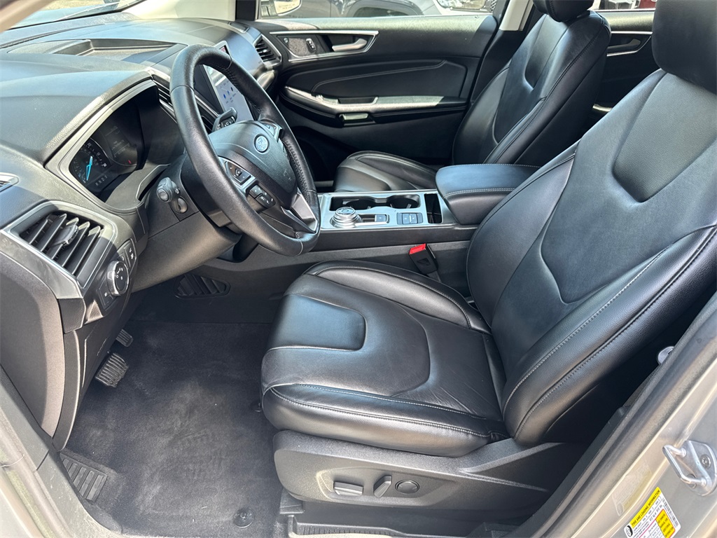 2022 Ford Edge Titanium photo 25