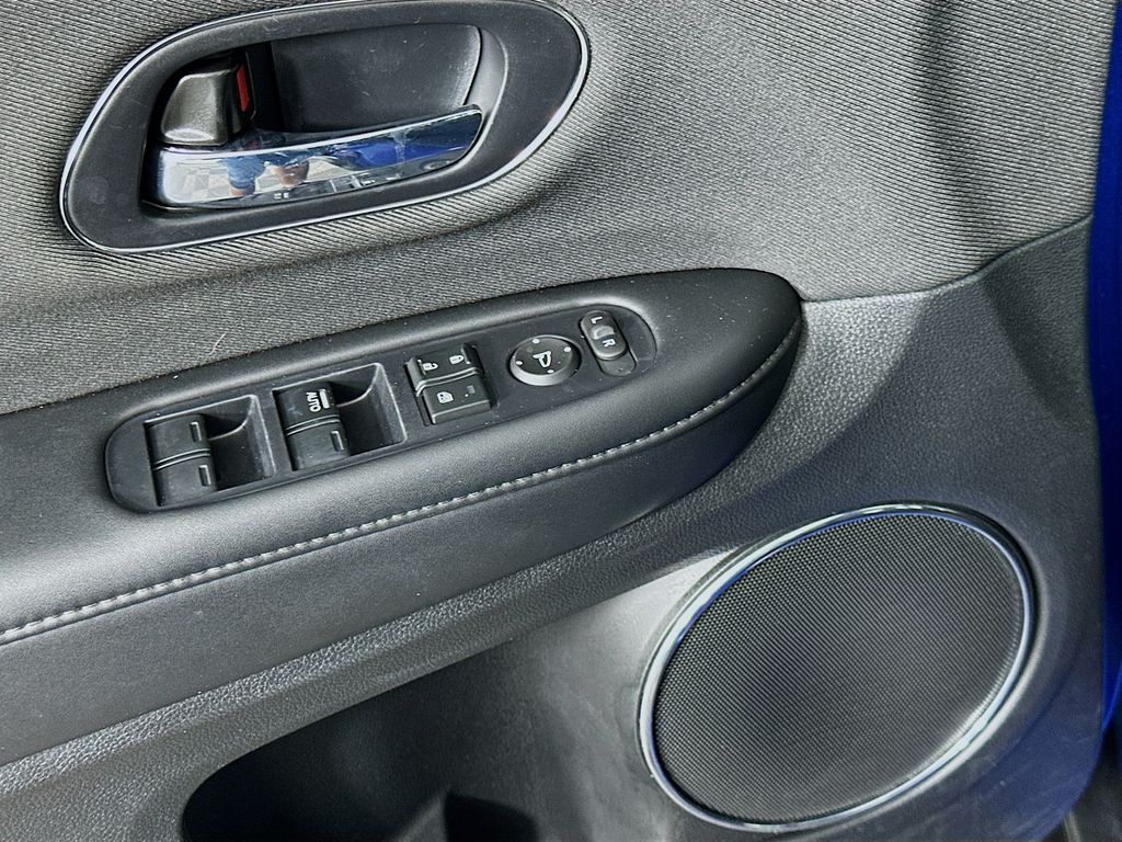 2022 Honda HR-V EX photo 17
