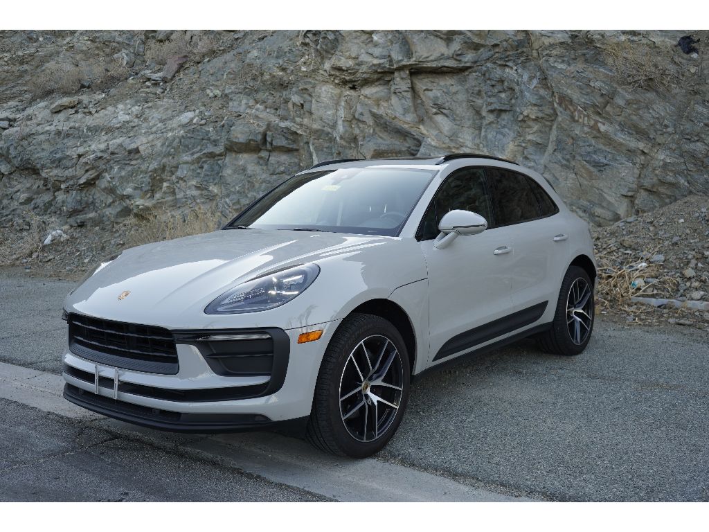 2022 Porsche Macan Base photo 4