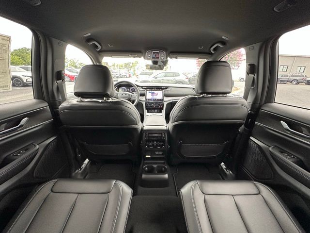 2025 Jeep Grand Cherokee Limited photo 31