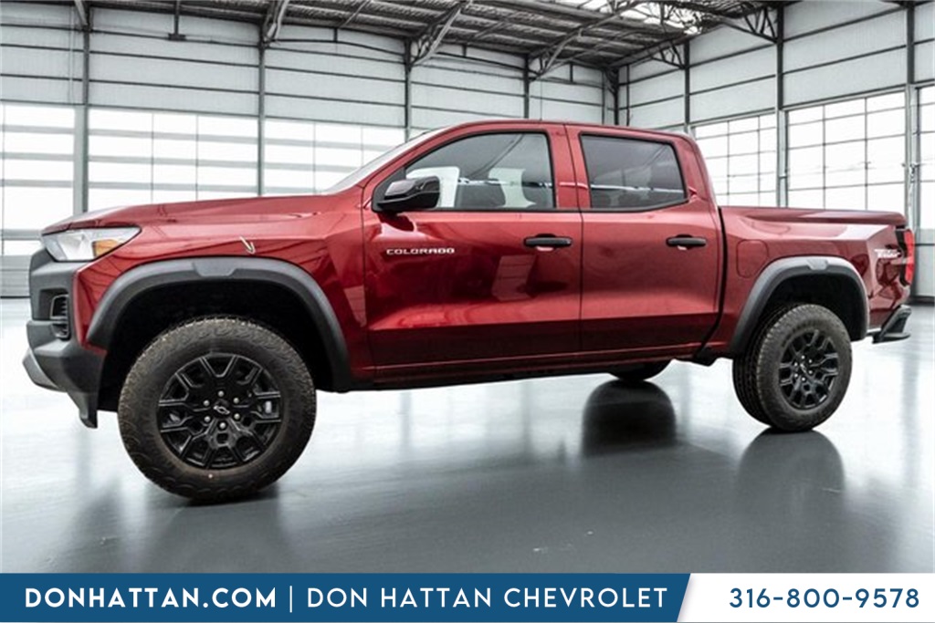 2026 Chevrolet Colorado Trail Boss photo 2