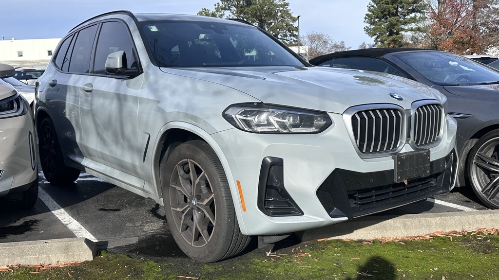 2022 BMW X3 30i's photo