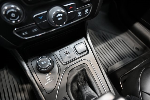 2021 Jeep Cherokee Latitude photo 17
