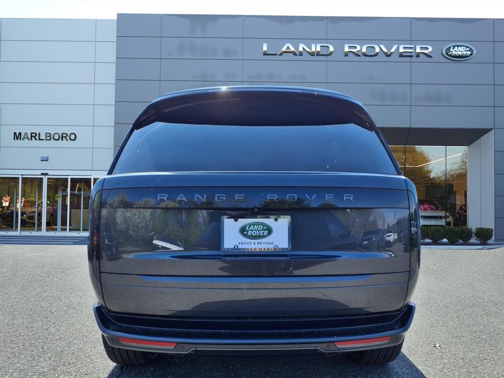 2025 Land Rover Range Rover SE photo 7