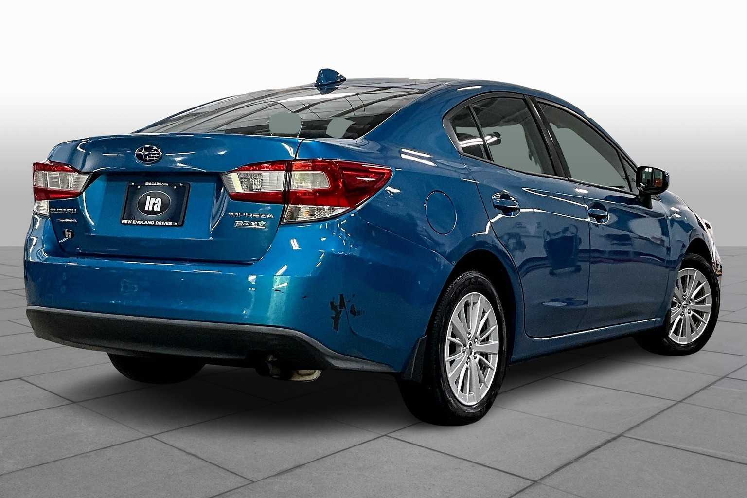 2017 Subaru Impreza 2.0i Premium photo 11