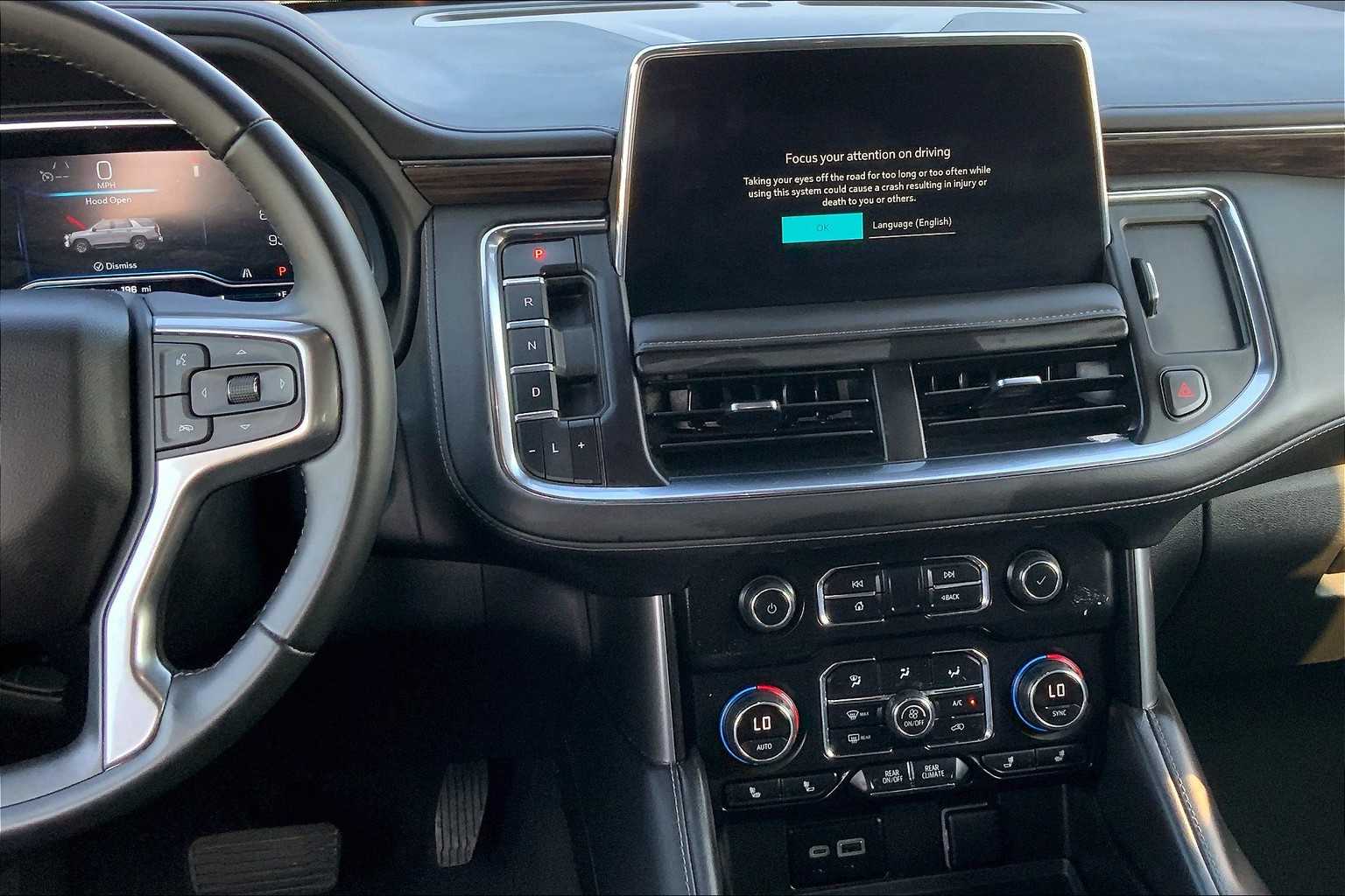 2024 Chevrolet Suburban LT photo 6