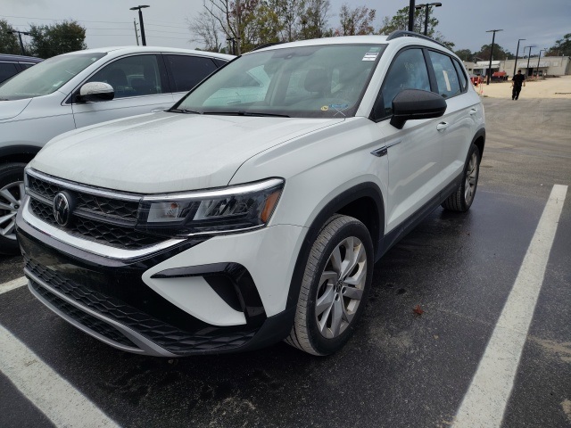 2023 Volkswagen Taos S's photo