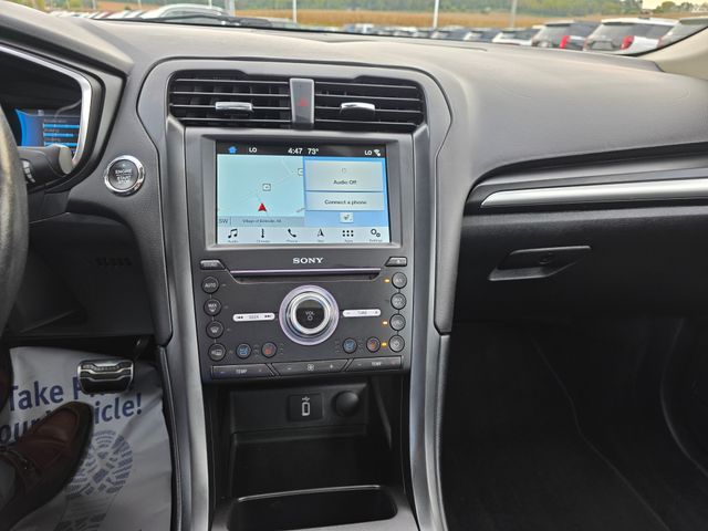 2017 Ford Fusion Energi Titanium photo 17