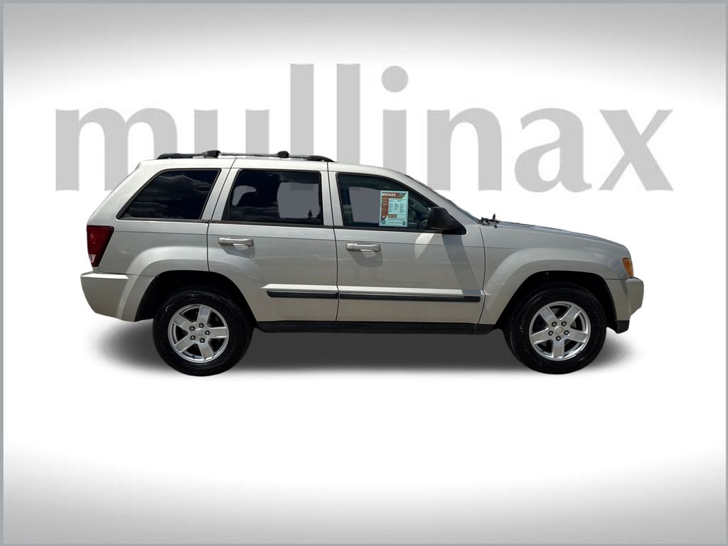 Used 2007 Jeep Grand Cherokee Laredo with VIN 1J8GS48K27C549707 for sale in Lake Park, FL