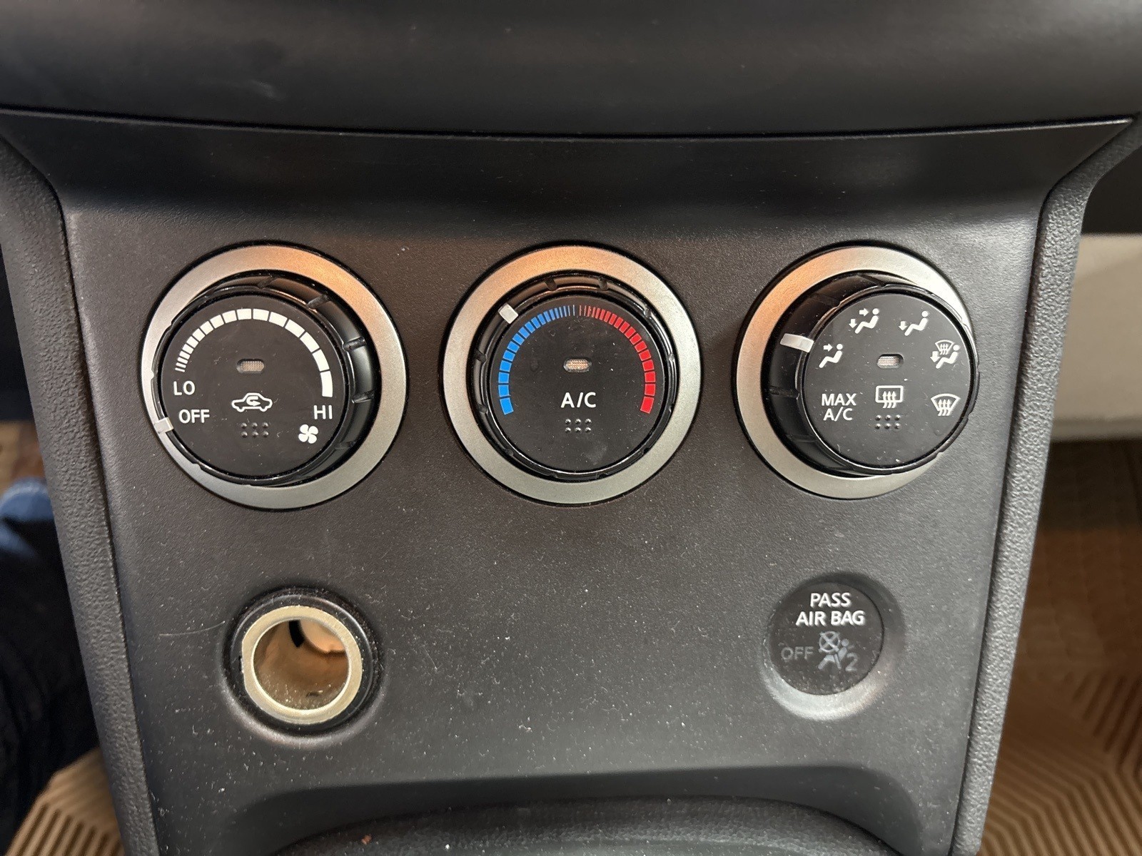 2014 Nissan Rogue Select S photo 13