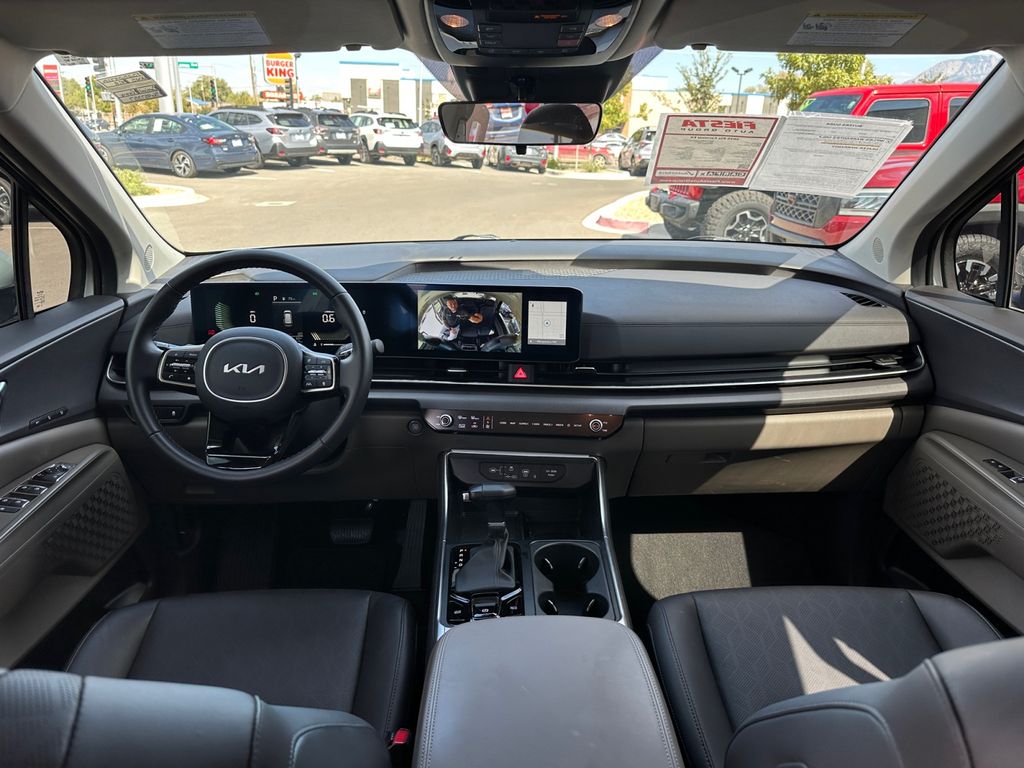 2025 Kia Carnival EX photo 19