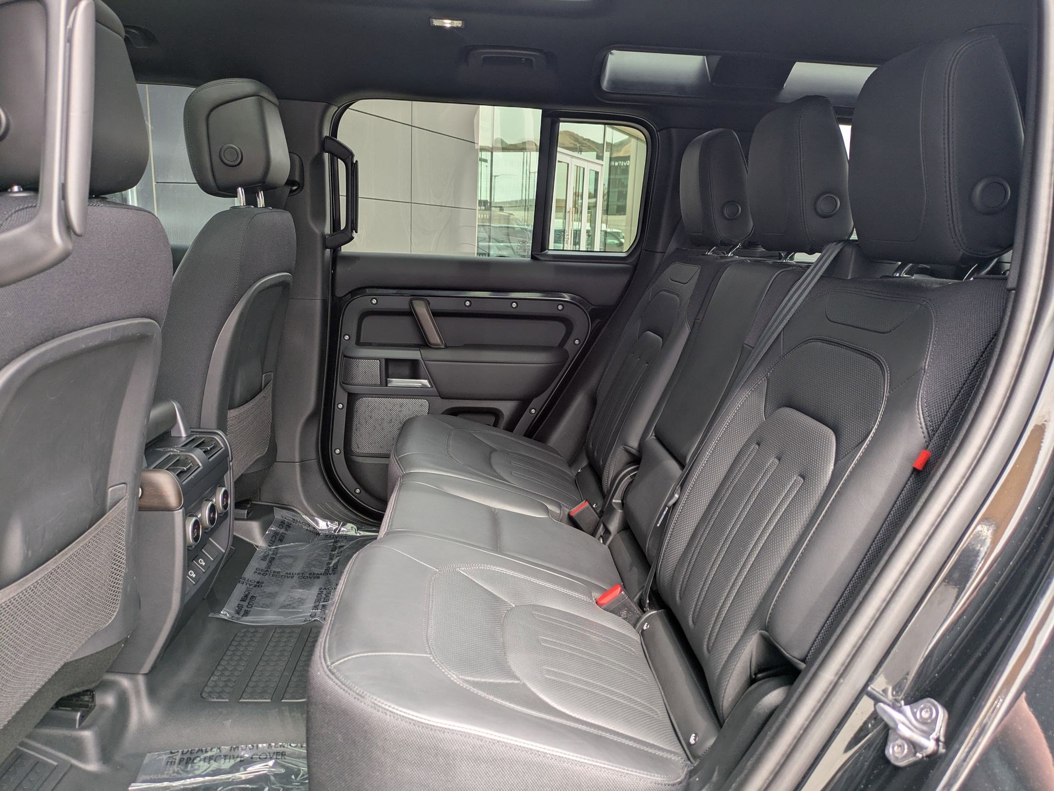2023 Land Rover Defender 110 X photo 23