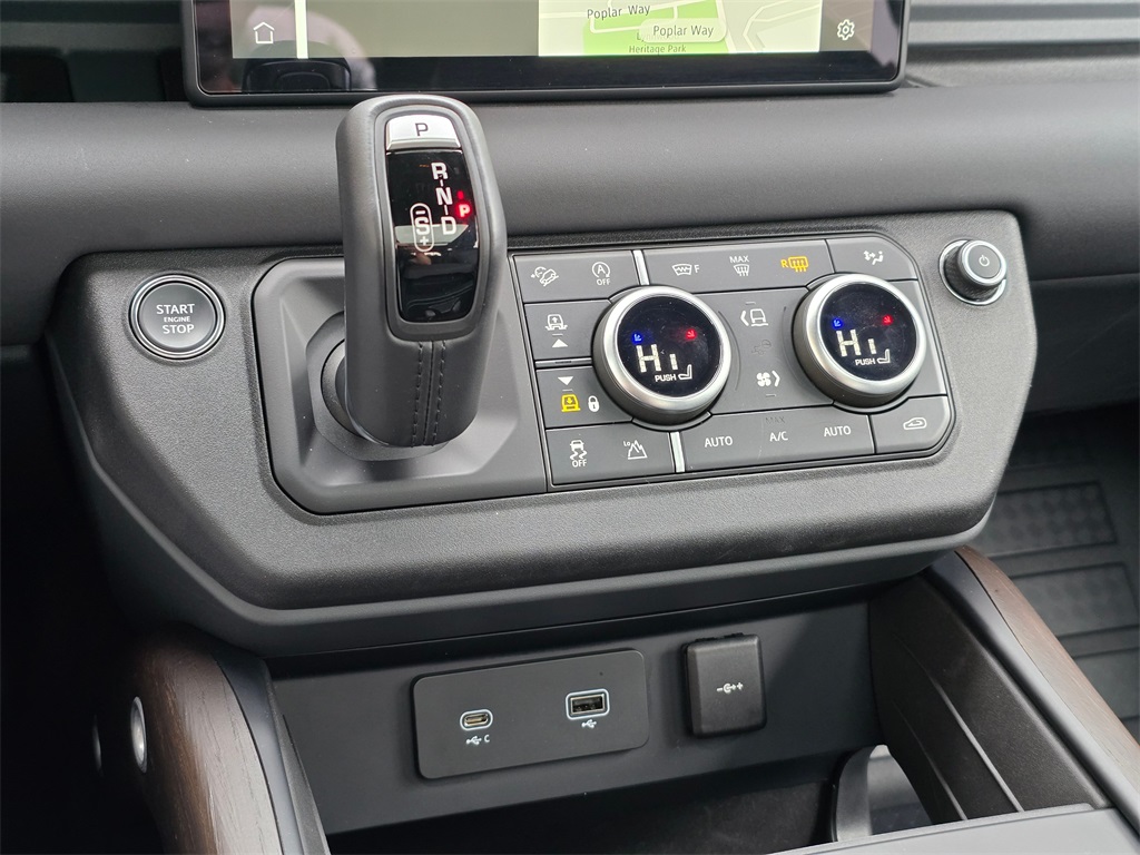 2024 Land Rover Defender 110 X-Dynamic SE photo 14