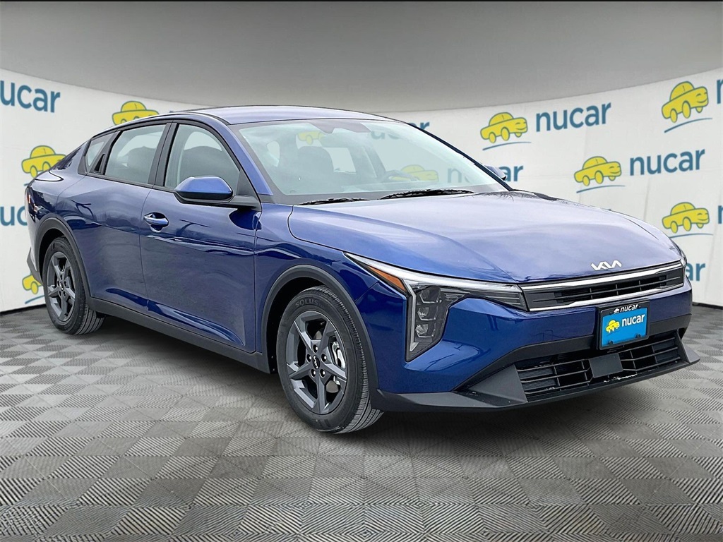 2025 Kia K4 LXS's photo