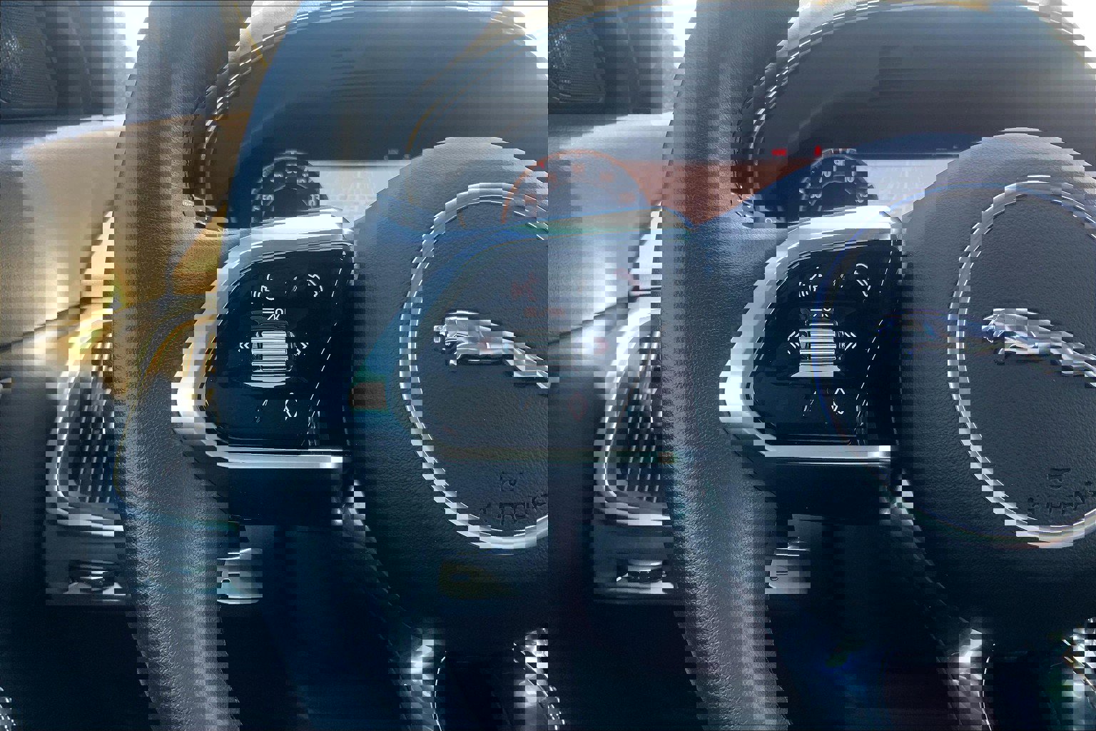 2024 Jaguar E-PACE R-Dynamic SE photo 12