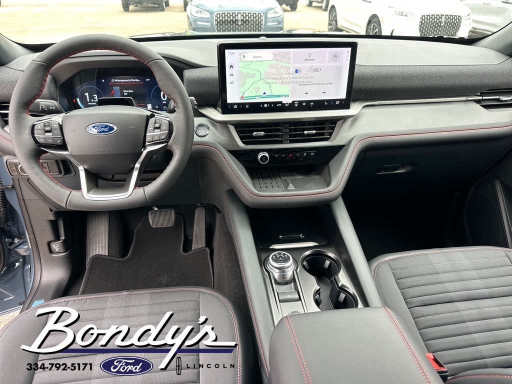 2025 Ford Explorer ST-Line photo 3