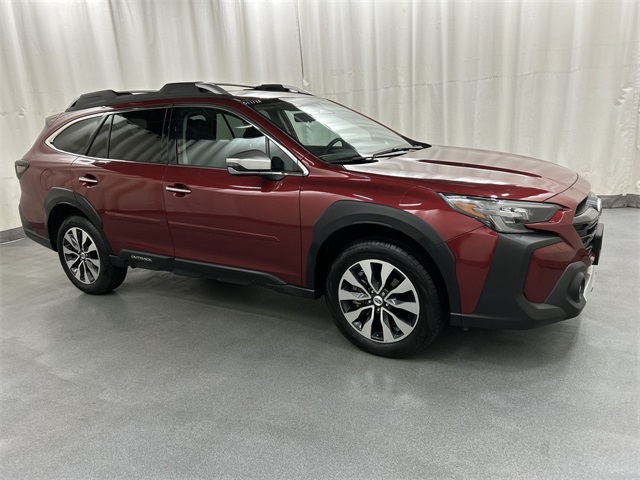 2024 Subaru Outback Touring's photo