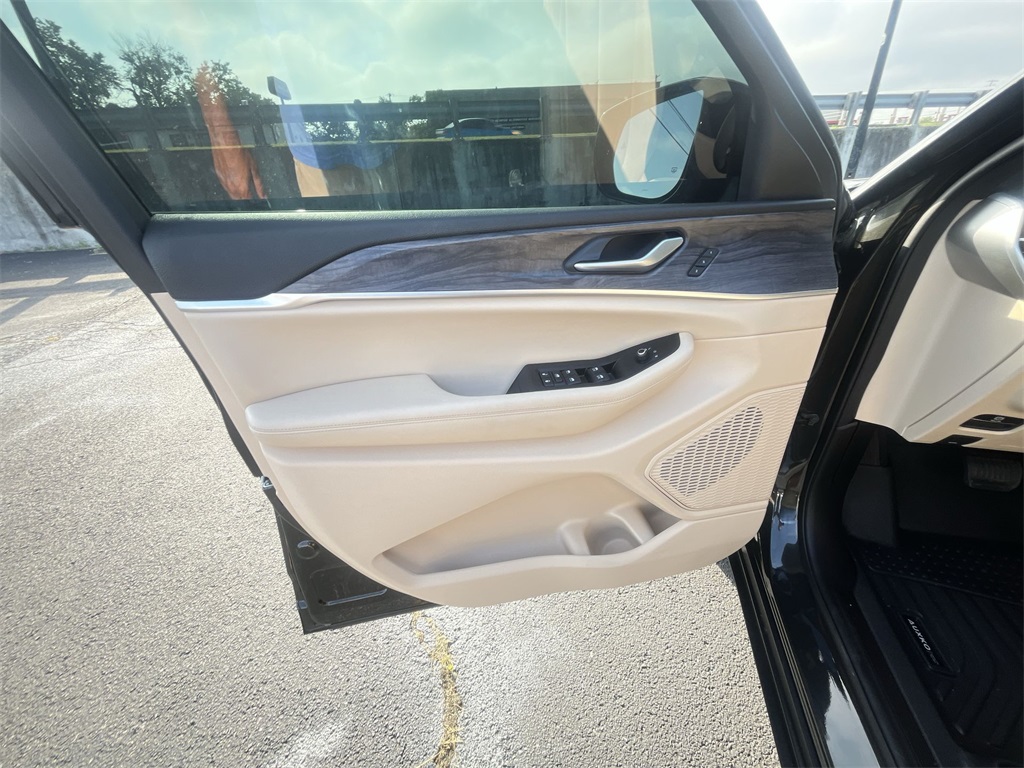 2024 Jeep Grand Cherokee Limited photo 10
