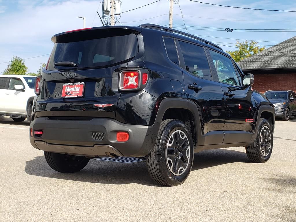 2017 Jeep Renegade Trailhawk photo 9