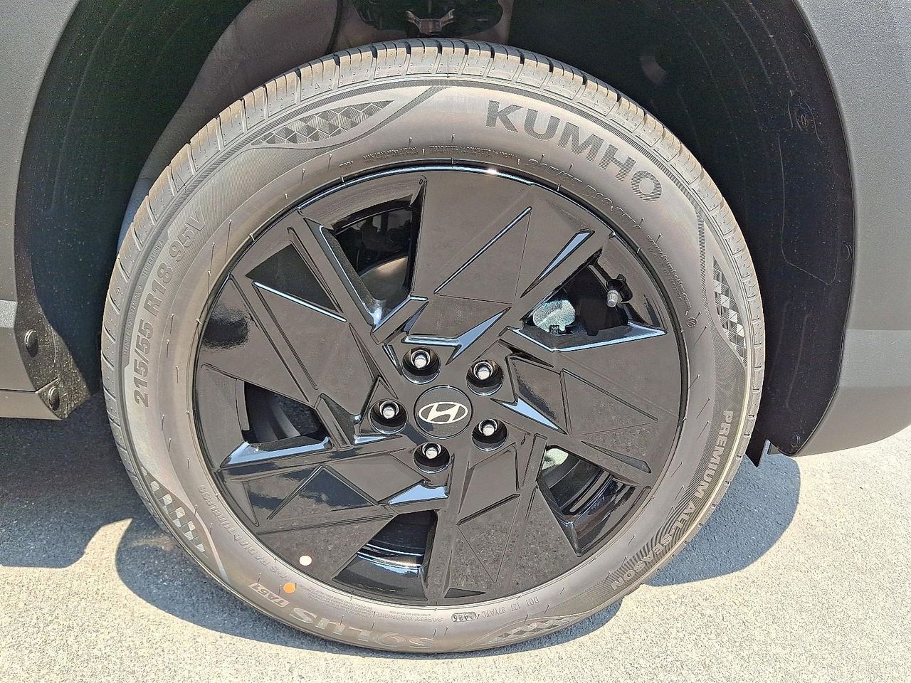 2026 Hyundai Kona SEL photo 4