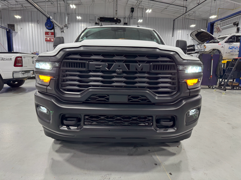 2025 Ram 2500 Tradesman photo 9