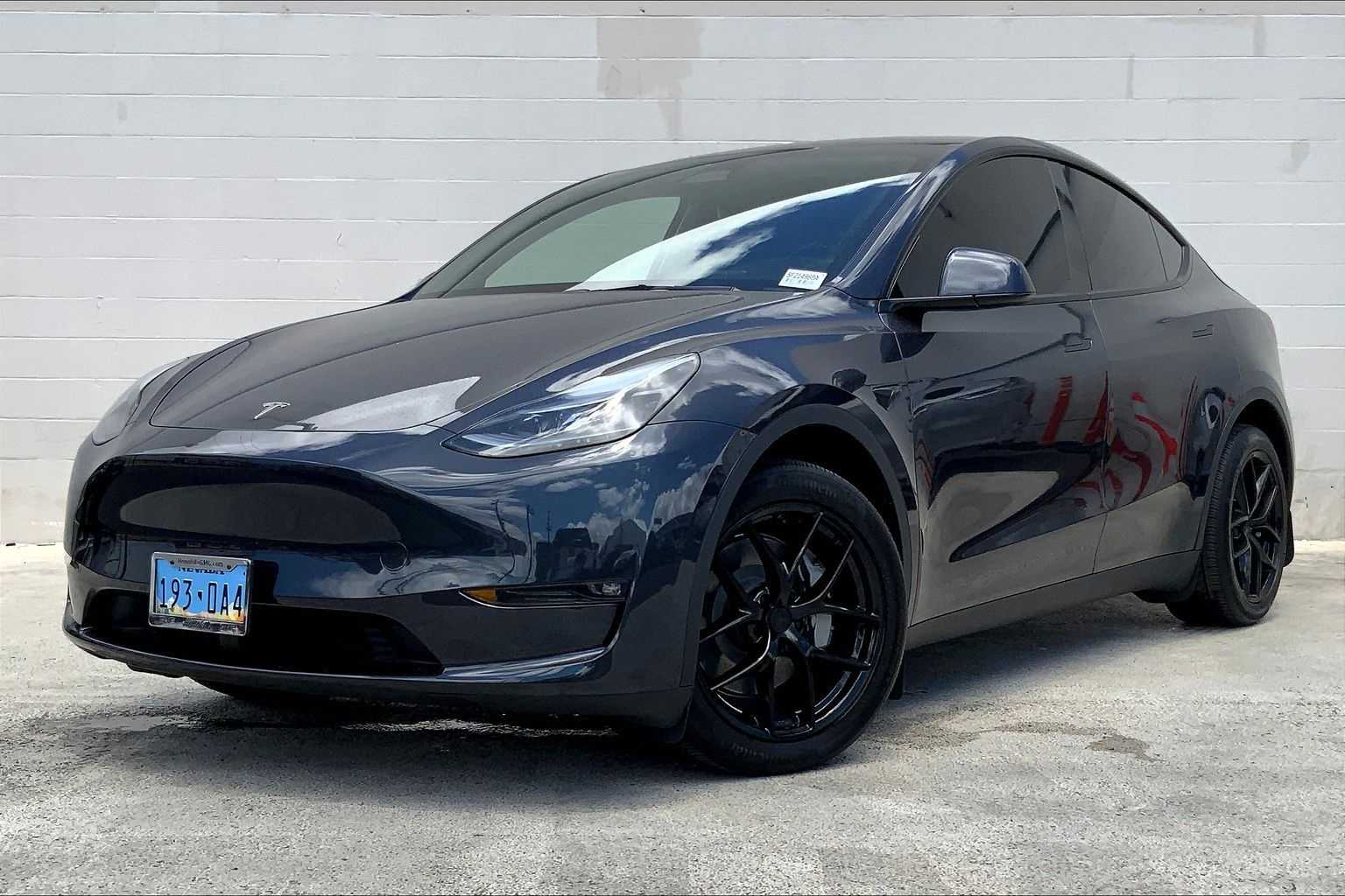 Used 2025 Tesla Model Y Long Range with VIN 7SAYGDEE7SF214968 for sale in Honolulu, HI