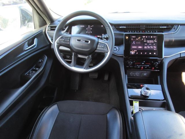 2023 Jeep Grand Cherokee Altitude photo 12