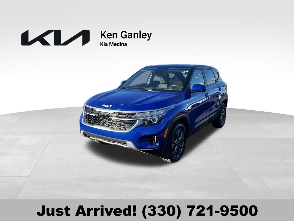 2024 Kia Seltos LX photo 2
