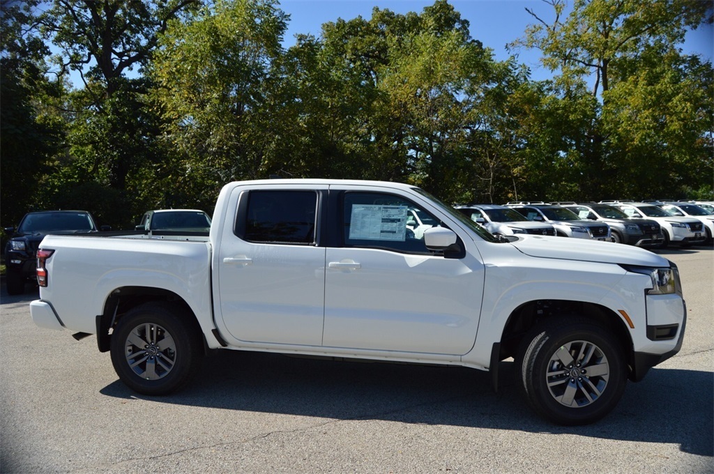 2025 Nissan Frontier Crew Cab SV photo 4