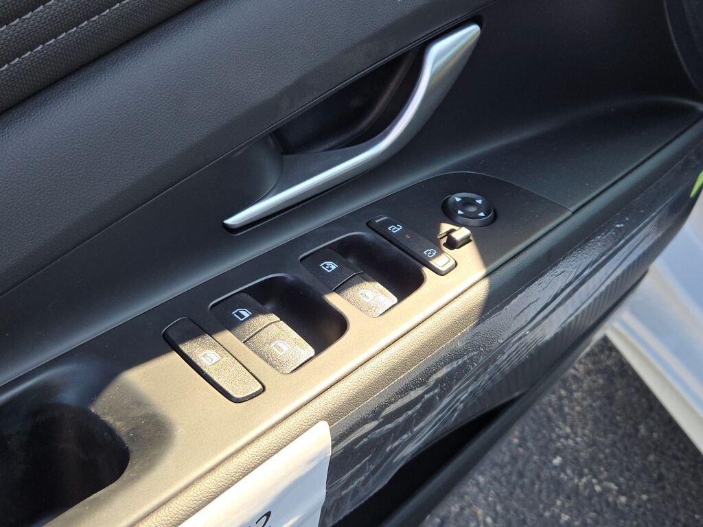 2025 Hyundai Elantra SEL Convenience photo 19