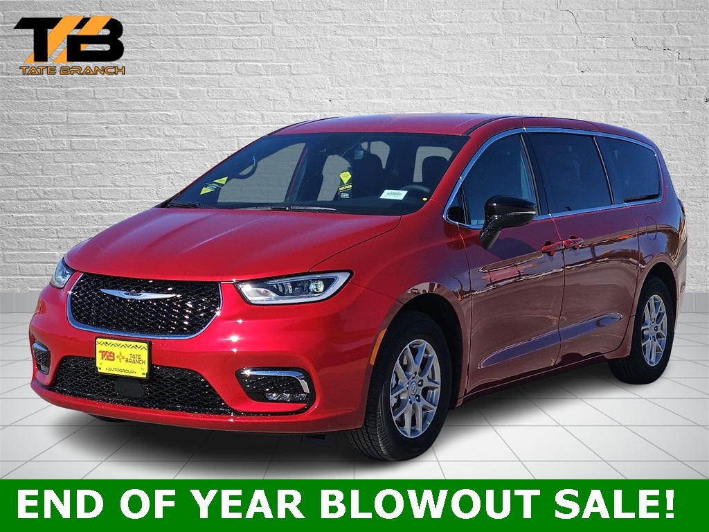 2026 Chrysler Pacifica Select's photo