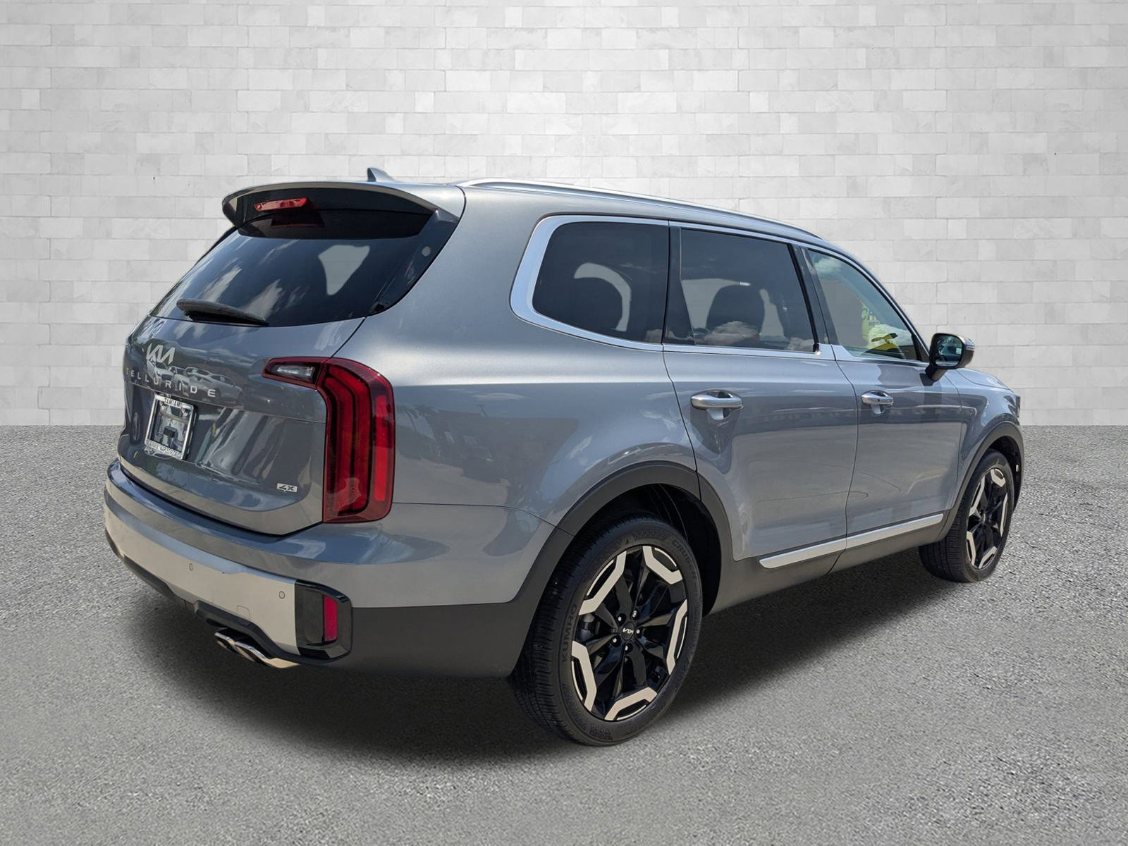 2023 Kia Telluride S photo 2