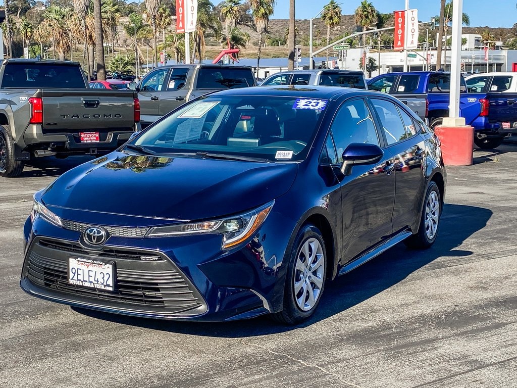 2023 Toyota Corolla LE photo 3