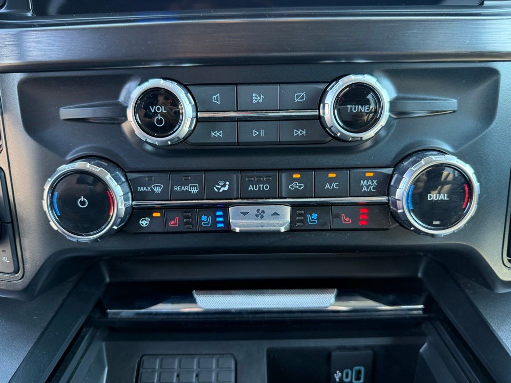 2023 Ford F-350 photo 21