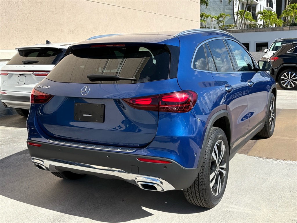 2025 Mercedes Benz GLA 250 photo 4