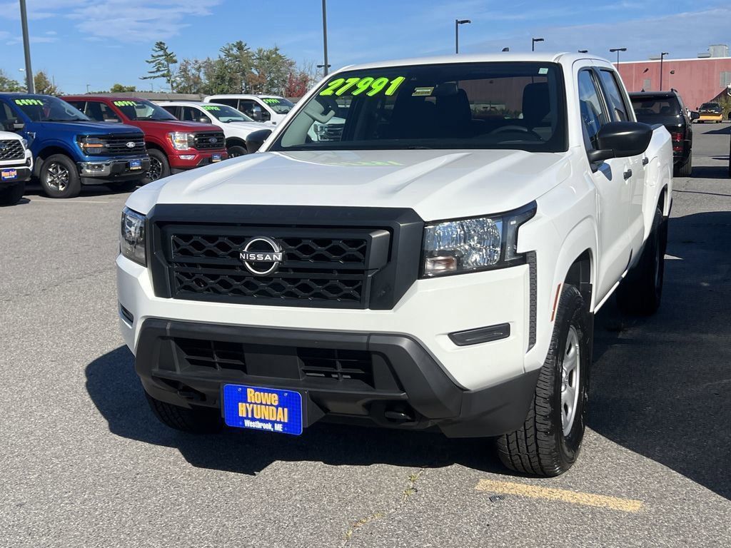 2022 Nissan Frontier S photo 2