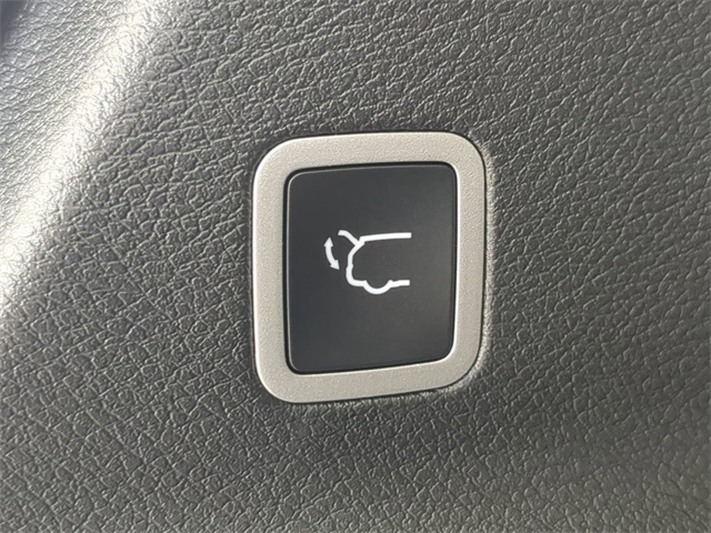 2026 Chrysler Voyager LX photo 13
